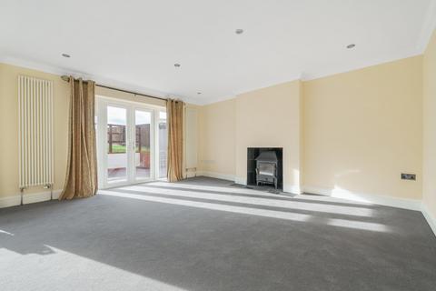 4 bedroom detached house to rent, Winchester Road, Alresford SO24