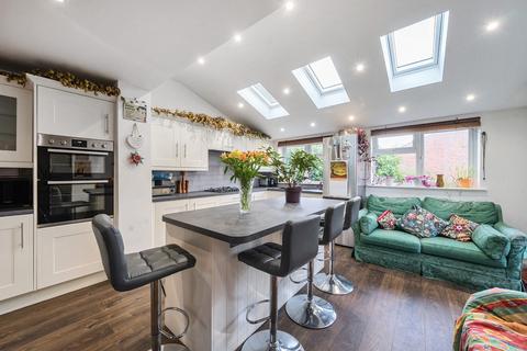 2 Ascot Close, Alton, GU34 2TE