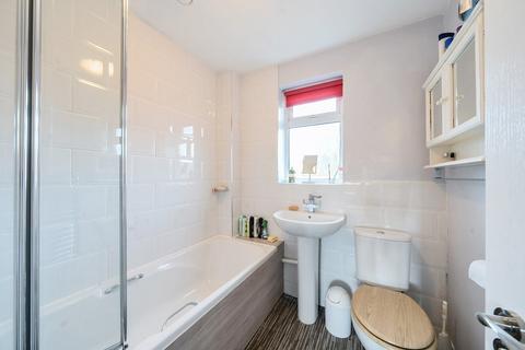 2 Ascot Close, Alton, GU34 2TE