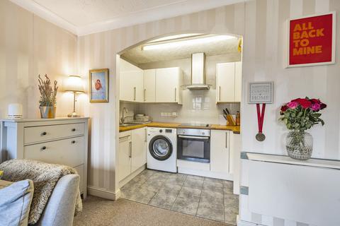 1 bedroom maisonette for sale, Waterside Court, Alton, Hampshire, GU34