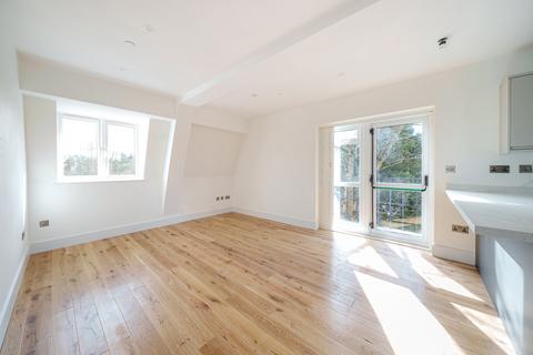 2 bedroom flat for sale, Nether Street, Alton, Hampshire, GU34