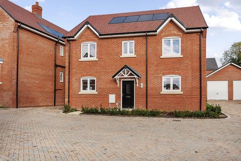 4 bedroom detached house for sale, Selborne Park, Selborne Road, Alton, Hampshire, GU34