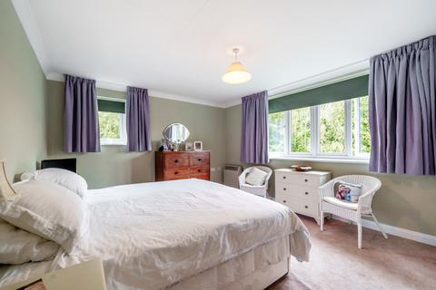 2 bedroom flat for sale, Berehurst, Alton, Hampshire, GU34