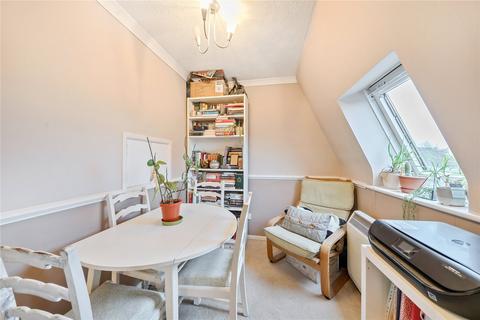 2 bedroom flat for sale, Vicarage Hill, Alton, Hampshire, GU34