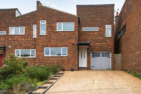 3 bedroom end of terrace house for sale, Vicarage Road, Alton, Hampshire, GU34