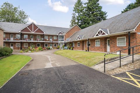 2 bedroom retirement property for sale, Pine Court, Lymington Bottom, Four Marks, Alton, GU34