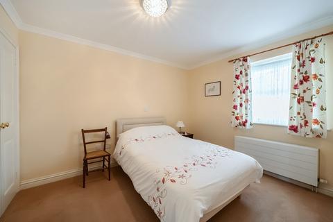 2 bedroom retirement property for sale, Pine Court, Lymington Bottom, Four Marks, Alton, GU34