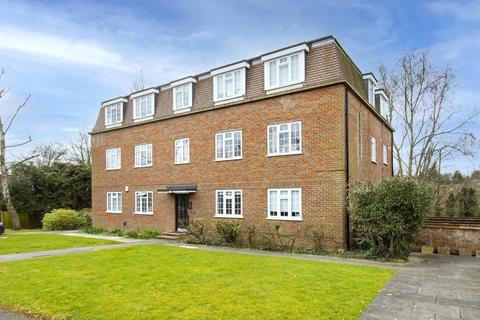 3 bedroom apartment to rent, Craigmount, Radlett, Hertfordshire, WD7