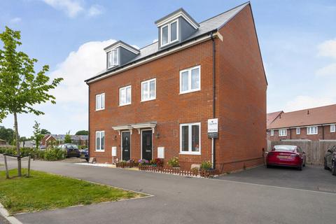 3 bedroom semi-detached house for sale, Kingsman Drive, Botley, Southampton, Hampshire, SO32