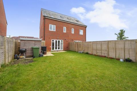 3 bedroom semi-detached house for sale, Kingsman Drive, Botley, Southampton, Hampshire, SO32