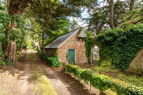 4 bedroom house for sale, The Old Dairy, Wickham, Fareham, Hampshire, PO17
