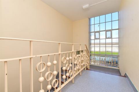 65 Denmark Gardens, Carshalton, SM5 2JN