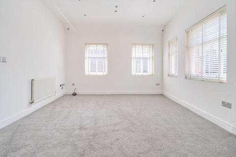 1 bedroom flat for sale, Upper Basingwell Street, Bishops Waltham, Southampton, Hampshire, SO32