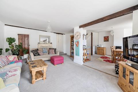 3 bedroom flat for sale, High Street, Bishops Waltham, Southampton, Hampshire, SO32
