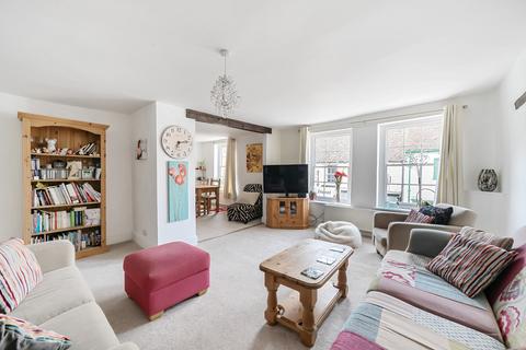 3 bedroom flat for sale, High Street, Bishops Waltham, Southampton, Hampshire, SO32