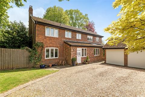 5 bedroom detached house to rent, Hall Close, Southampton SO32