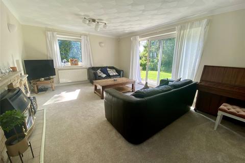 4 bedroom detached house to rent, The Glade, Hiltingbury SO53