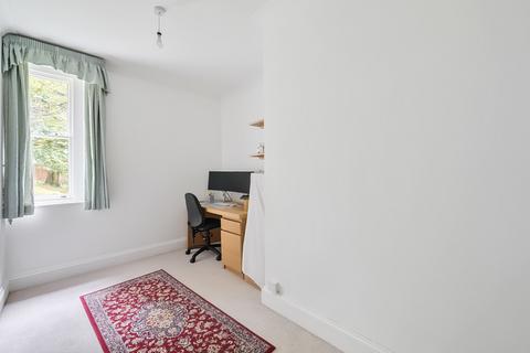 2 bedroom flat for sale, Oakwood Close, Otterbourne, Winchester, Hampshire, SO21