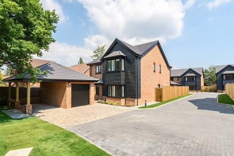 4 bedroom detached house for sale, Sweethill Farm, 260 Botley Road, Burridge, Southampton, SO31