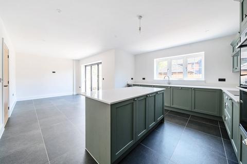 4 bedroom detached house for sale, Sweethill Farm, 260 Botley Road, Burridge, Southampton, SO31