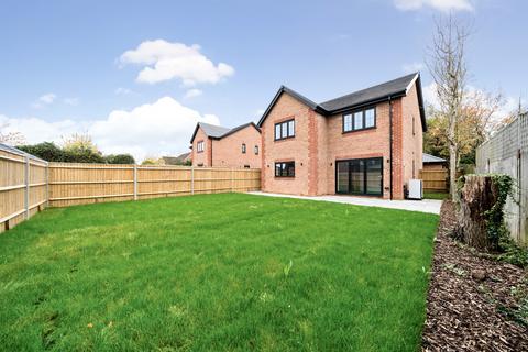 4 bedroom detached house for sale, Sweethill Farm, 260 Botley Road, Burridge, Southampton, SO31