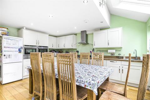 58 Grove Hill, Emmer Green, Reading, RG4 8PR