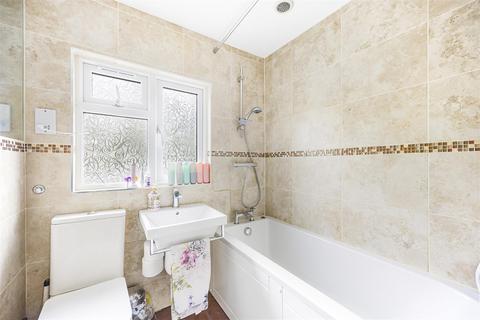 58 Grove Hill, Emmer Green, Reading, RG4 8PR