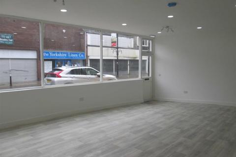 Retail property (high street) to rent, Newgate Street, Bishop Auckland