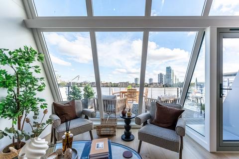 2 bedroom houseboat to rent, Cheyne Walk, Chelsea, London, SW10