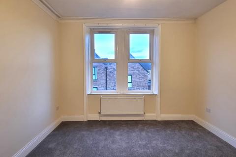 3 bedroom flat to rent, Westminster Street, Gateshead NE8