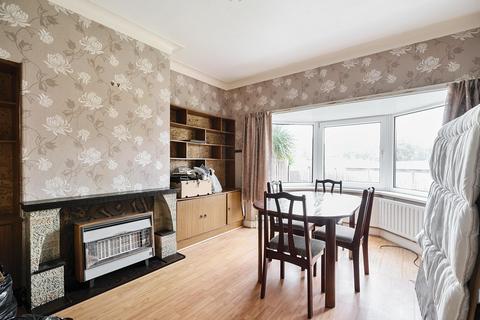 3 bedroom semi-detached house for sale, Henconner Lane, Leeds LS7