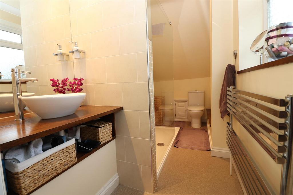 En-suite Shower Room / WC