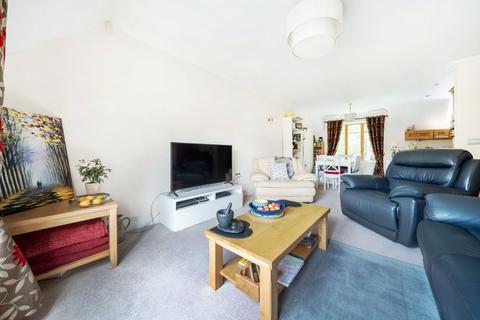 2 bedroom flat to rent, Salisbury Road, Romsey SO51