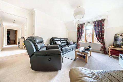 2 bedroom flat to rent, Salisbury Road, Romsey SO51