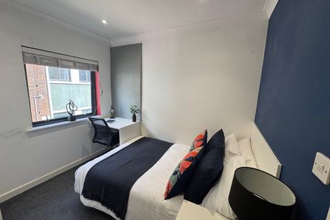 4 bedroom flat to rent, London Road, Hampshire SO15