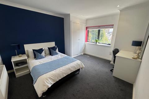 4 bedroom flat to rent, London Road, Hampshire SO15