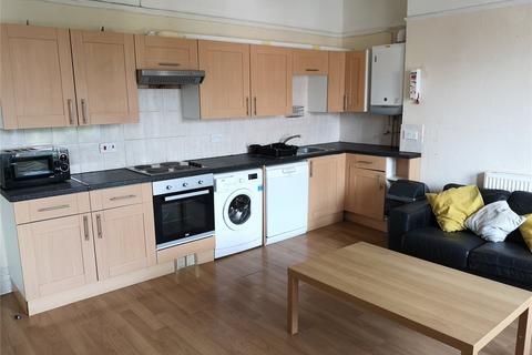 5 bedroom flat to rent, Landguard Road, Hampshire SO15