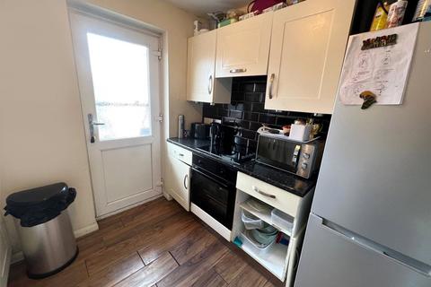 2 bedroom flat to rent, Canute Road, Southampton SO14