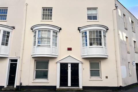 5 bedroom terraced house to rent, Carlton Place, Hampshire SO15
