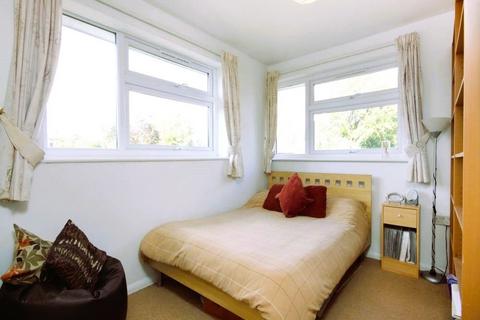 2 bedroom flat to rent, Northlands Drive, Hampshire SO23