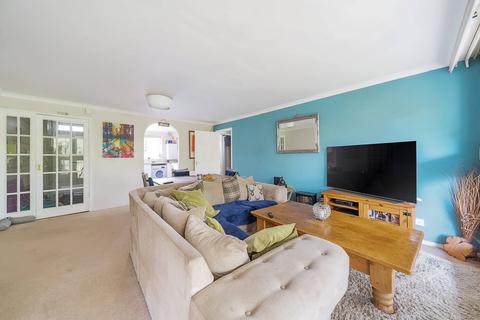 3 bedroom flat to rent, Northlands Drive, Hampshire SO23