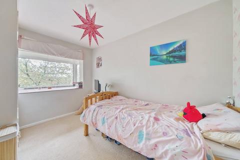 3 bedroom flat to rent, Northlands Drive, Hampshire SO23