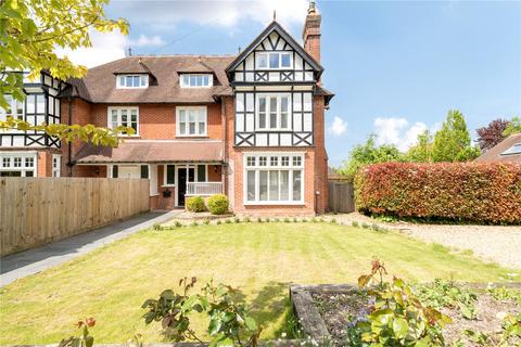Braeside, 9 Park Road, Winchester, SO22 6AA
