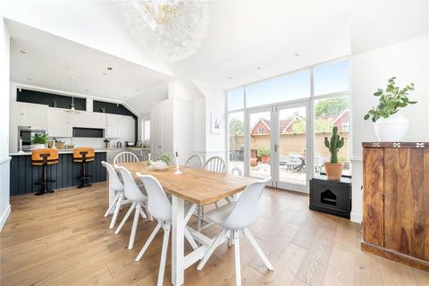 Braeside, 9 Park Road, Winchester, SO22 6AA