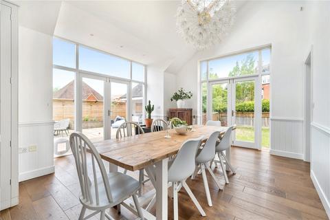 Braeside, 9 Park Road, Winchester, SO22 6AA