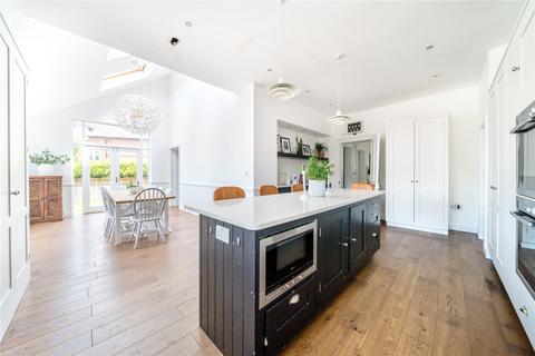 Braeside, 9 Park Road, Winchester, SO22 6AA
