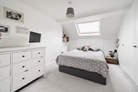 12 Moss Road, Winchester, SO23 0NG