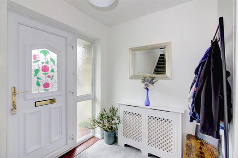 4 Broadleaze, Upper Seagry, Chippenham, SN15 5EY
