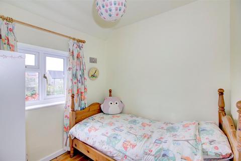 4 Broadleaze, Upper Seagry, Chippenham, SN15 5EY