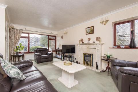 4 bedroom detached bungalow for sale, Gascoigne Avenue, Leeds LS15